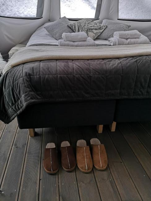Glamping Lofoten Hotel Kongsjorda ภายนอก รูปภาพ