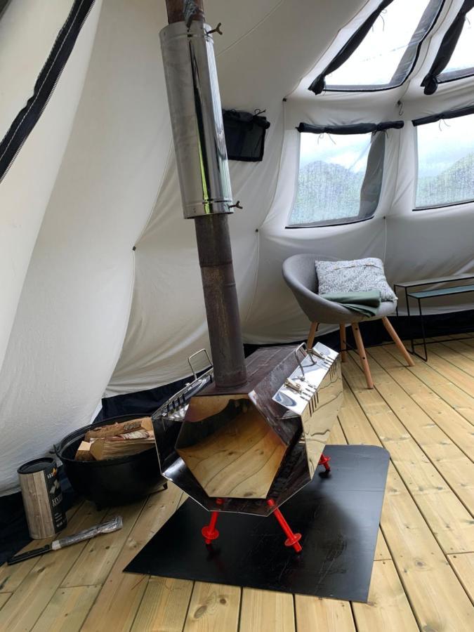 Glamping Lofoten Hotel Kongsjorda ภายนอก รูปภาพ