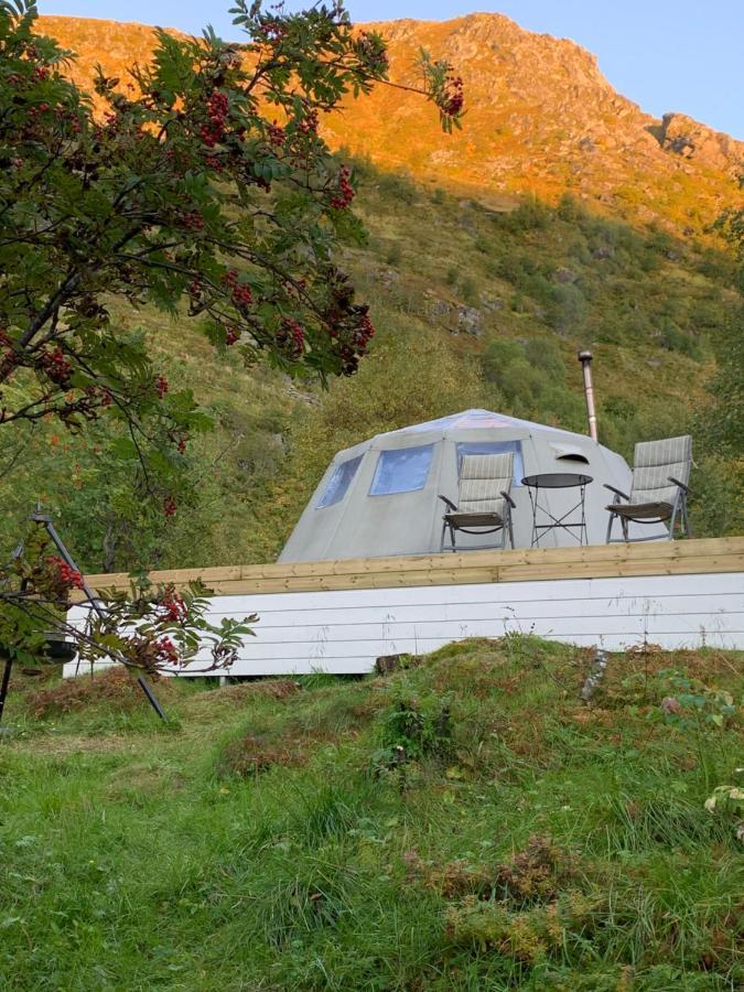 Glamping Lofoten Hotel Kongsjorda ภายนอก รูปภาพ